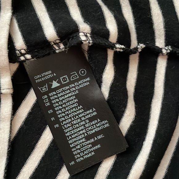 H&M striped scoop neck peplum top | black and white | size large - Picture 6 of 6